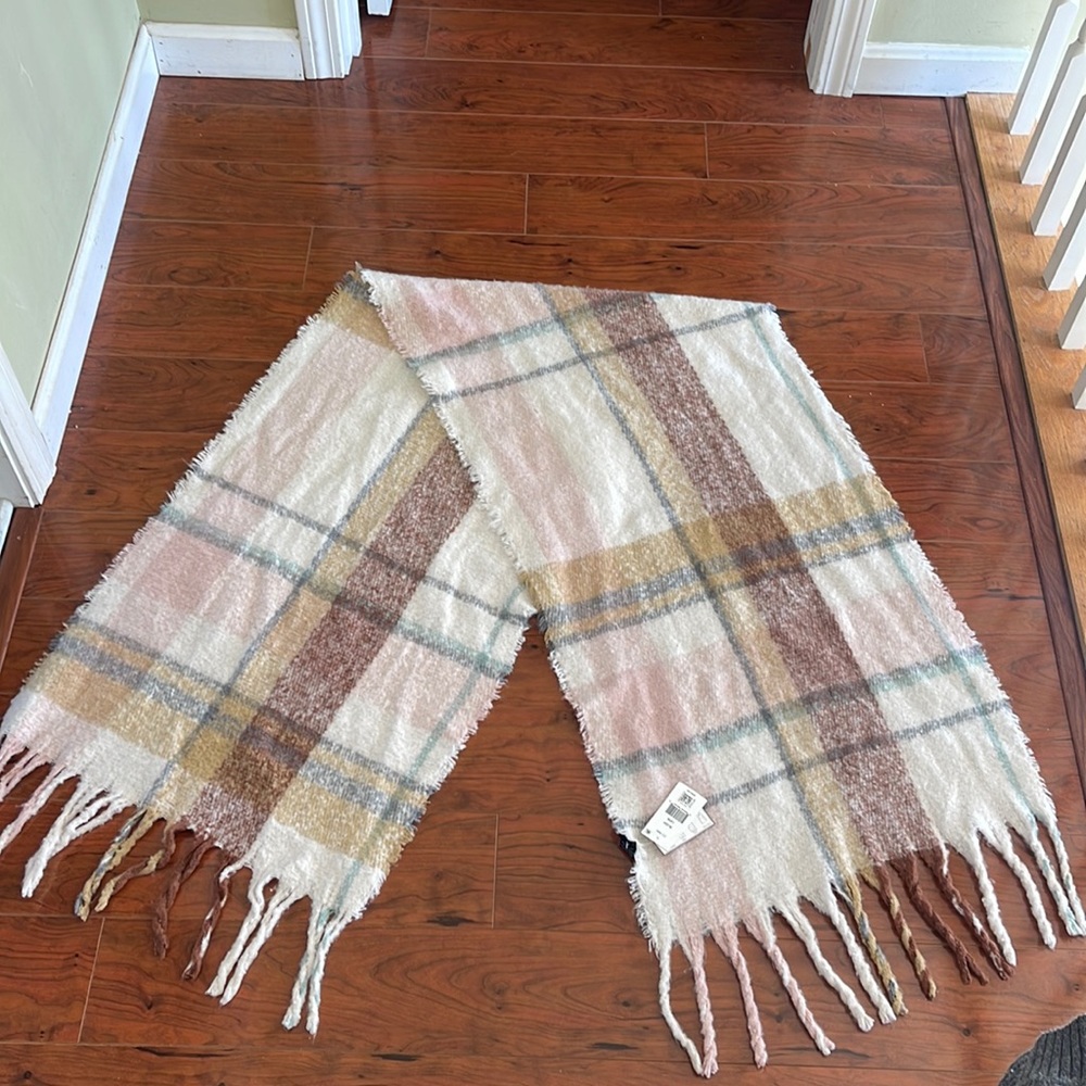 NWT Cejon Pink and Tan Plaid Blanket Wrap Tassel Scarf